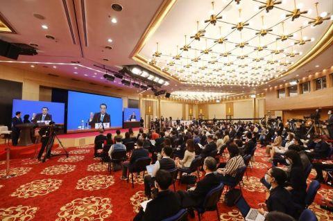 李克強(qiáng)：今年政府支出更多向民生領(lǐng)域傾斜，特別是義務(wù)教育和基本醫(yī)療